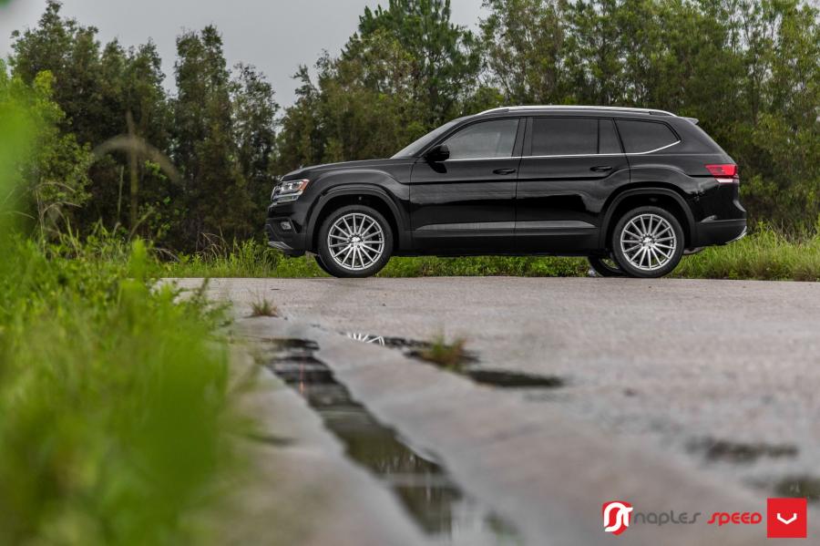  Volkswagen Atlas V6 4Motion on Vossen Wheels (VFS2) 2017 года  (фото 5 из 18)